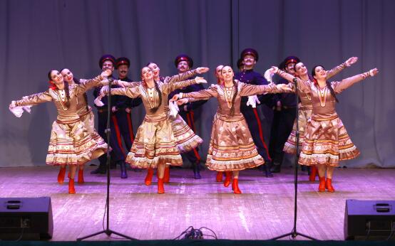 Ансамбль песни и пляски Донских казаков им. Квасова