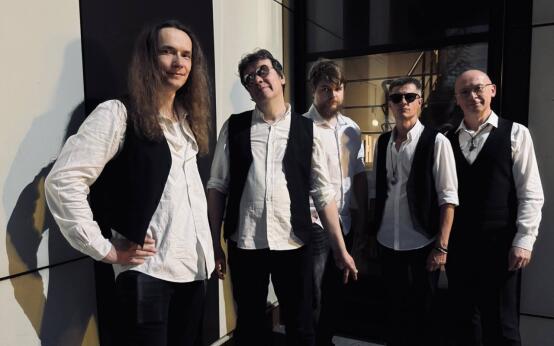 Stone Shades: Rolling Stone Party