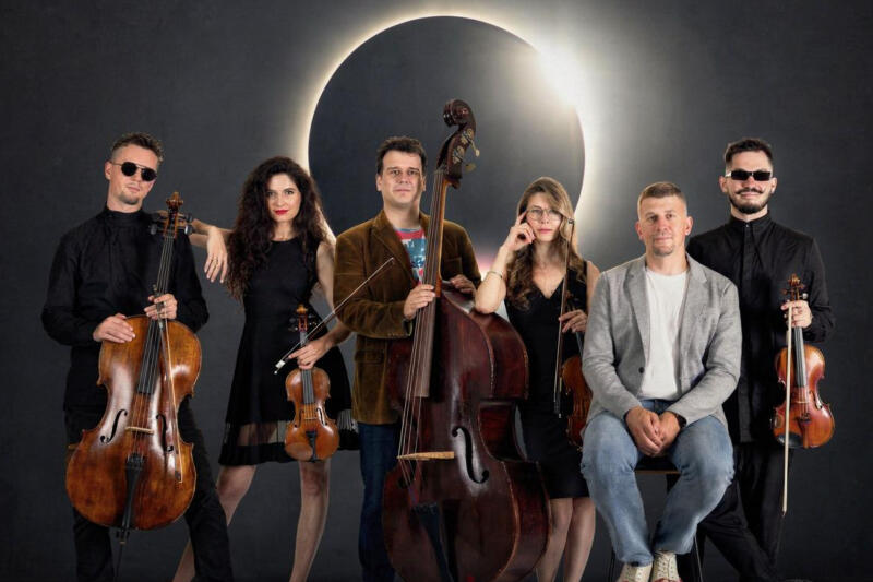Оркестр при свечах «Лунное затмение» (Moon Eclipse)